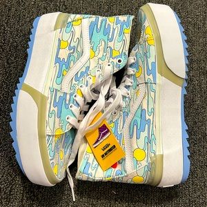 BRAND NEW UV ACTIVATED STACKED VANS